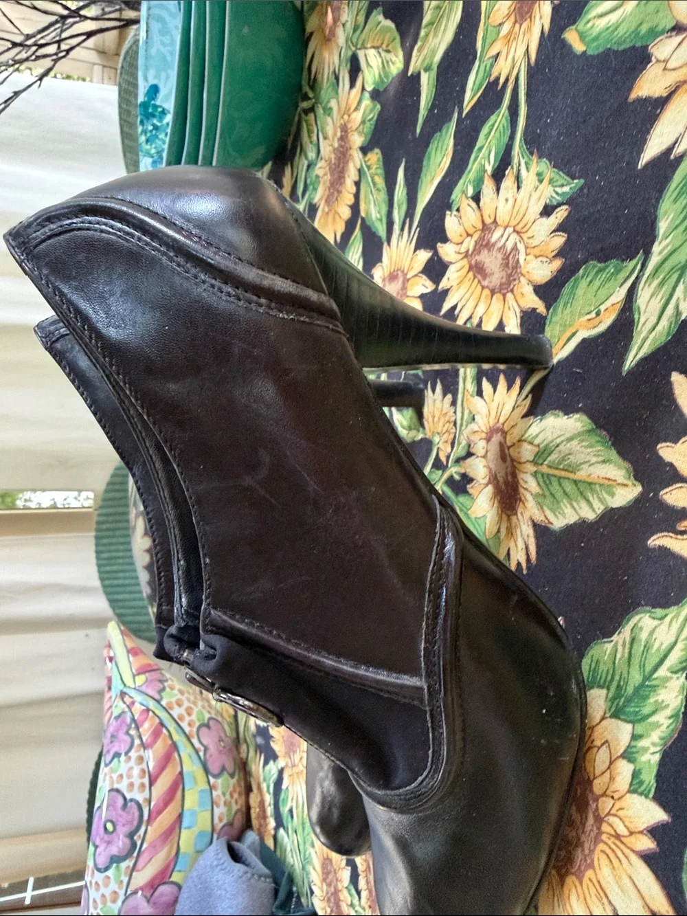 Saks Fifth Avenue Black Leather Zip-Front Heels